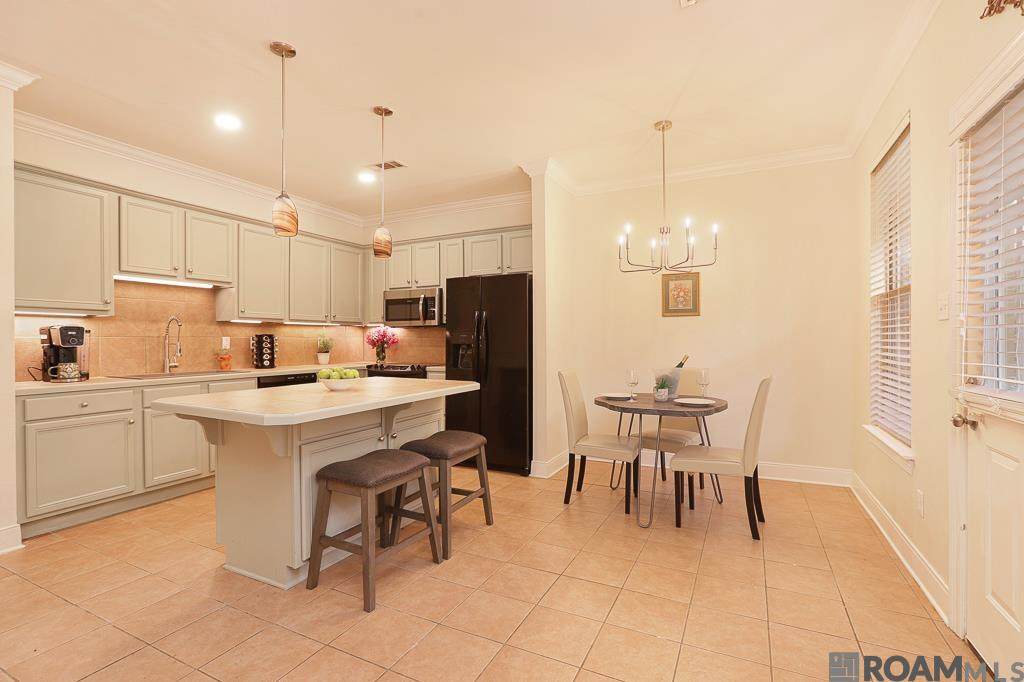 https://bt-photos.global.ssl.fastly.net/batonrouge/orig_boomver_2_2025014484-2.jpg