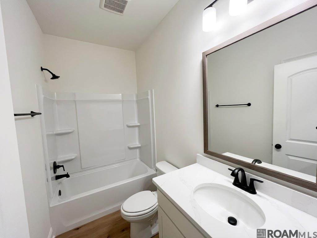 https://bt-photos.global.ssl.fastly.net/batonrouge/orig_boomver_2_2026007418-2.jpg