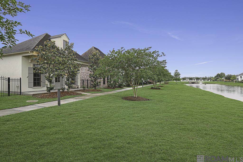 https://bt-photos.global.ssl.fastly.net/batonrouge/orig_boomver_2_2026008896-2.jpg