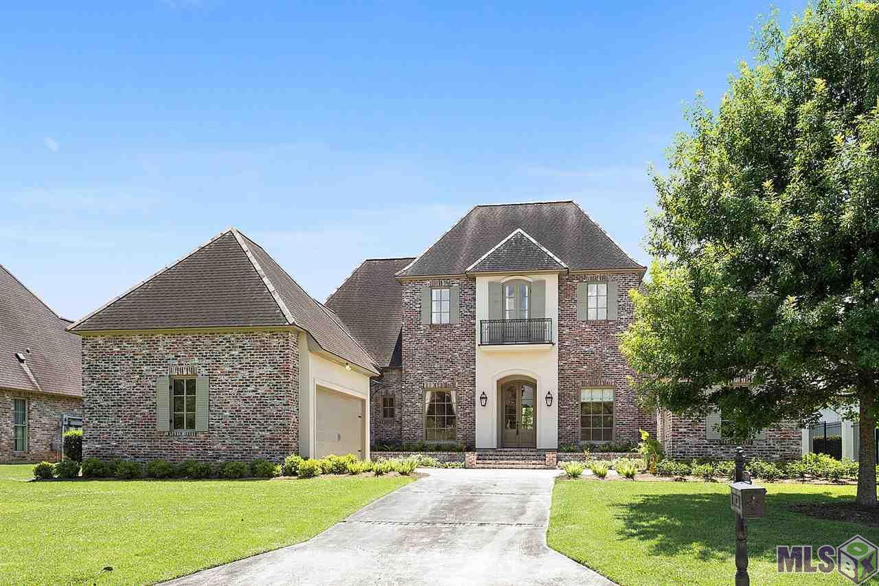 17049 Lakeway Ave - Photo 1