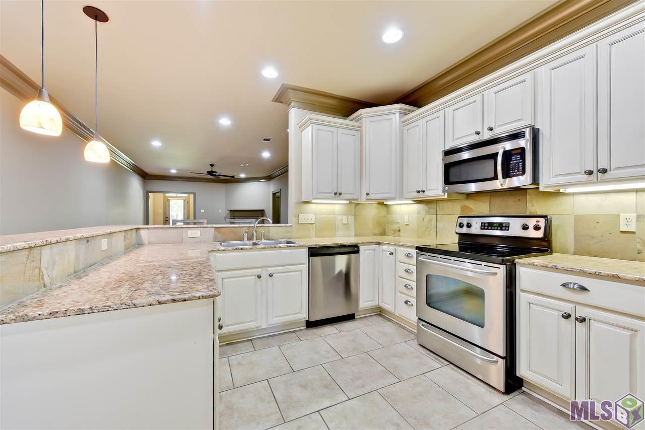 11110 Boardwalk Dr - Photo 1