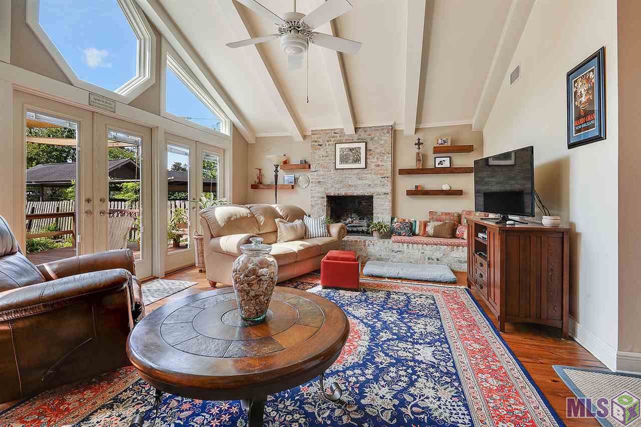 374 Sunset Blvd - Photo 1