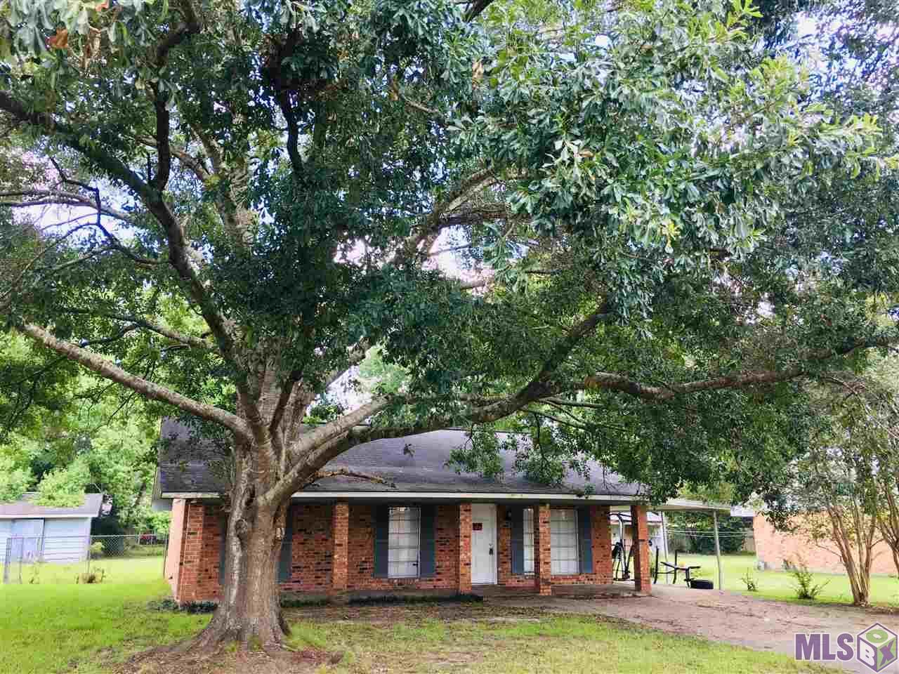 20245 Spruce St - Photo 1