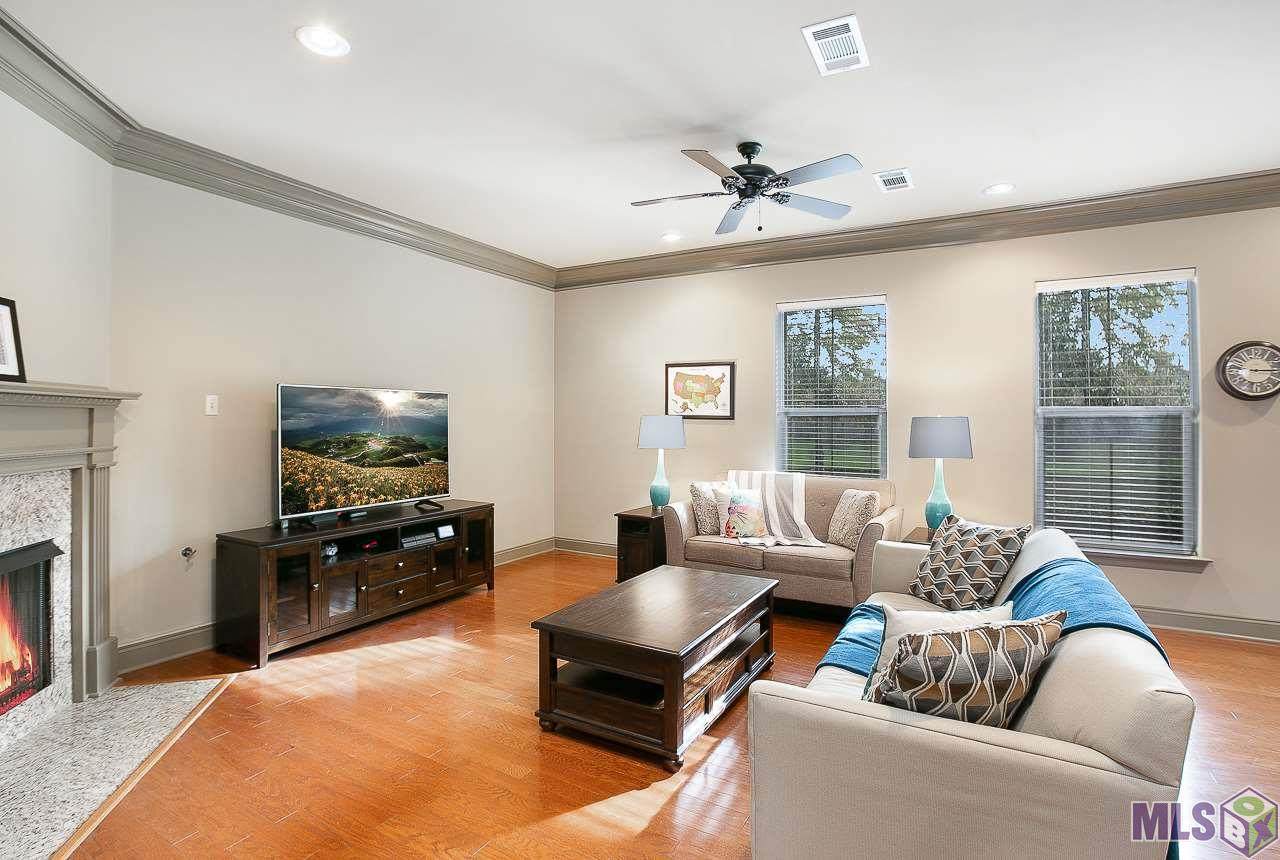 11110 Boardwalk Dr - Photo 1