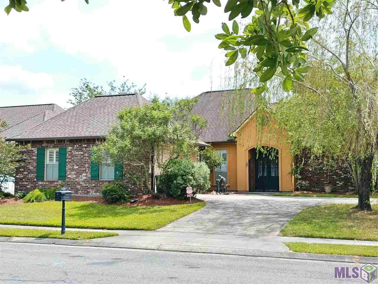 5523 Parkknoll Place Dr - Photo 1