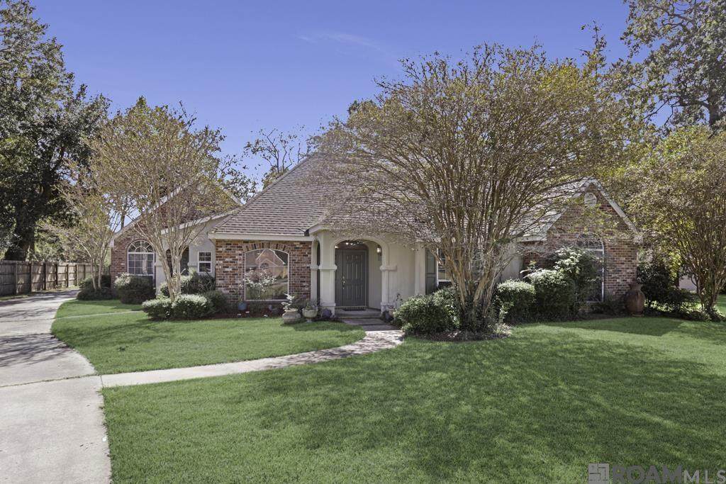 1227 Eva St - Photo 1