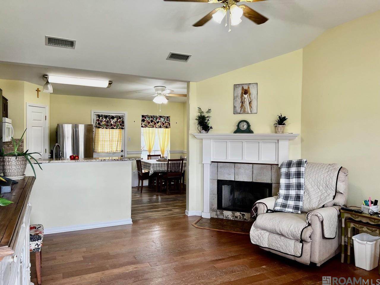 https://bt-photos.global.ssl.fastly.net/batonrouge/orig_boomver_3_2026004174-2.jpg