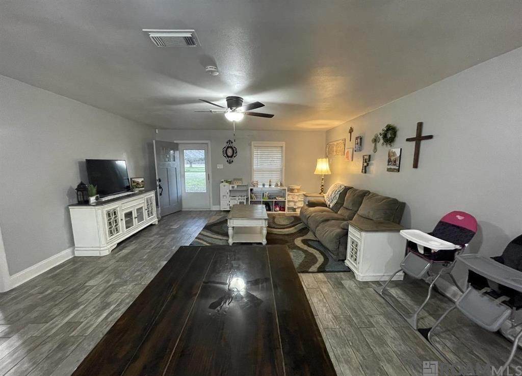 https://bt-photos.global.ssl.fastly.net/batonrouge/orig_boomver_2_2026005727-2.jpg