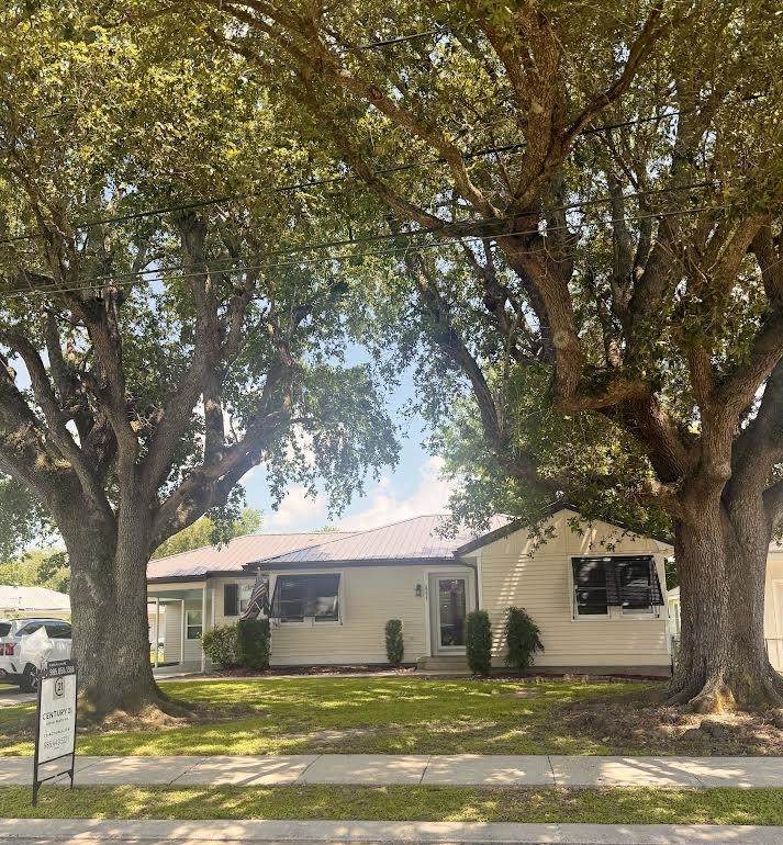 411 Vacherie Street - Photo 1