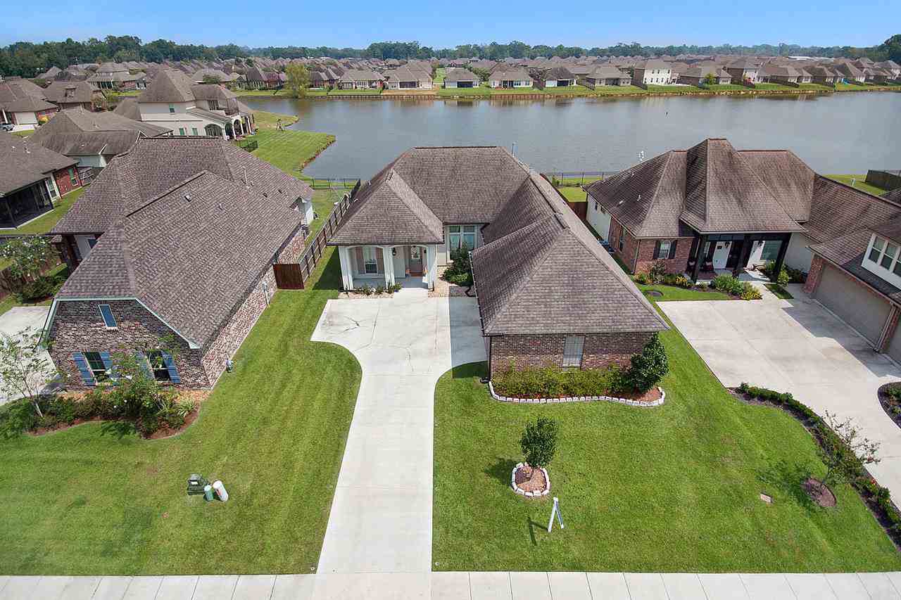 16462 Parker Place Dr - Photo 1