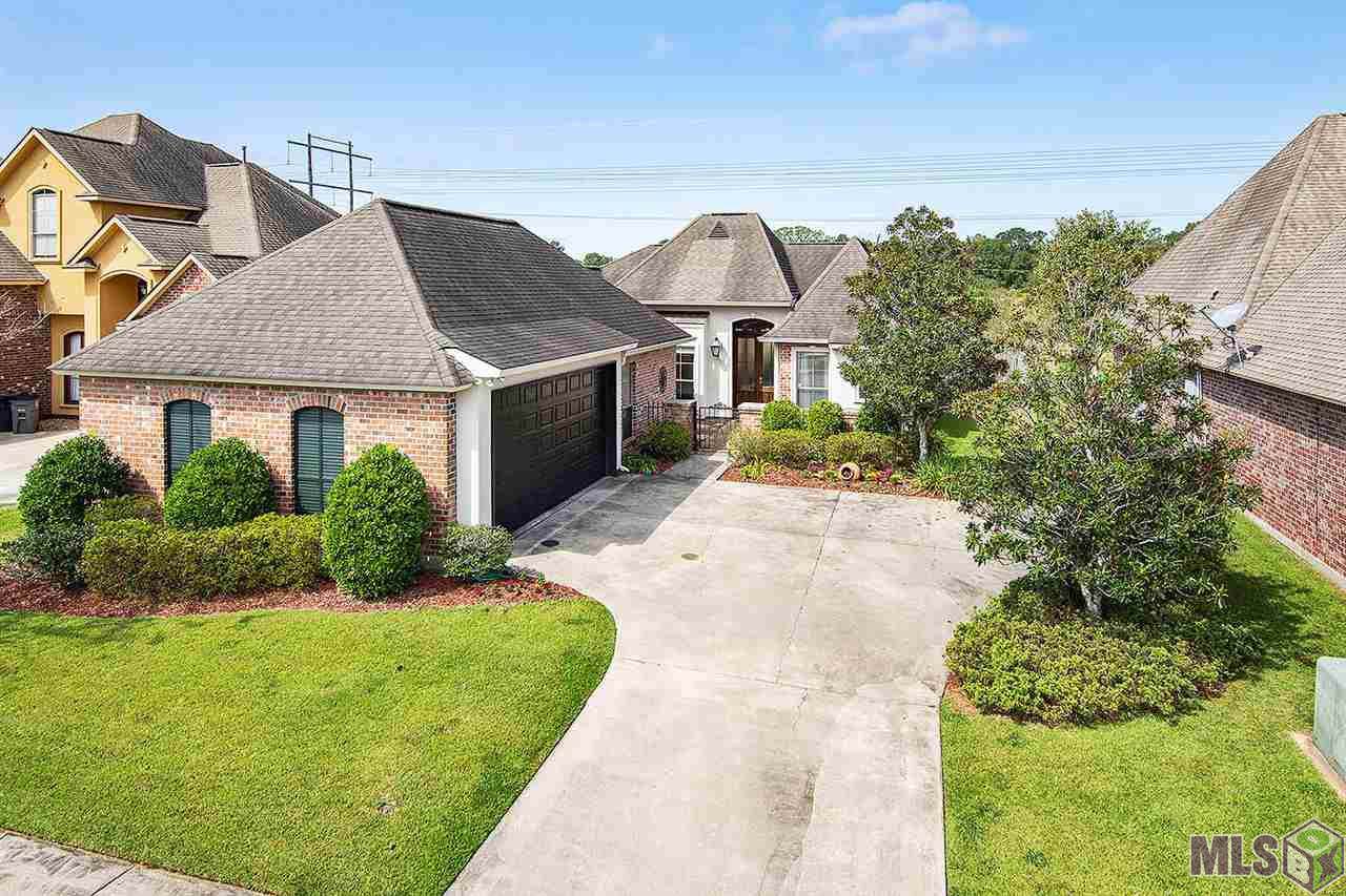 8814 Foxgate Dr - Photo 1