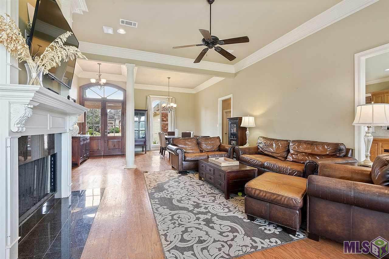 8560 Foxfield Dr - Photo 1