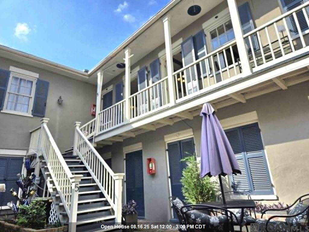 940 Orleans Ave - Photo 1
