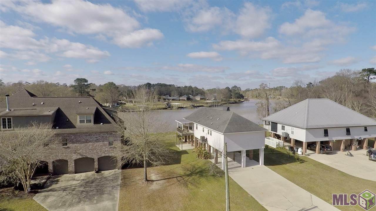 17653 Cove Ln - Photo 1