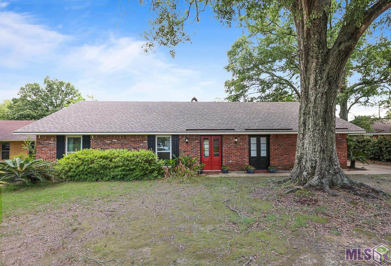 941 Montgomery Ave - Photo 1