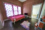 107 Crockett - Photo 4
