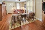 1112 Baker St - Photo 2