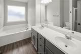 916 Crested Point Drive - Photo 12