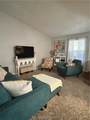 711 Wellesley - Photo 3
