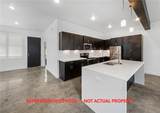 207 Lynn Drive - Photo 3