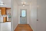 709 Esther Boulevard - Photo 2