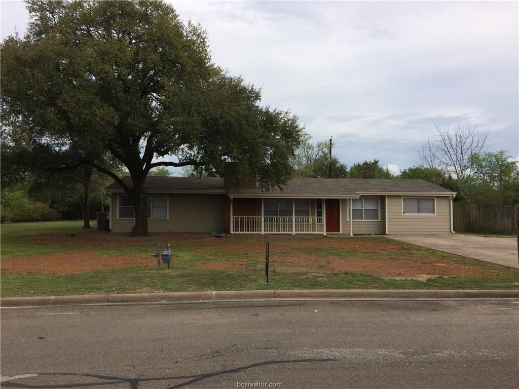 1202 Winding Road - Photo 1