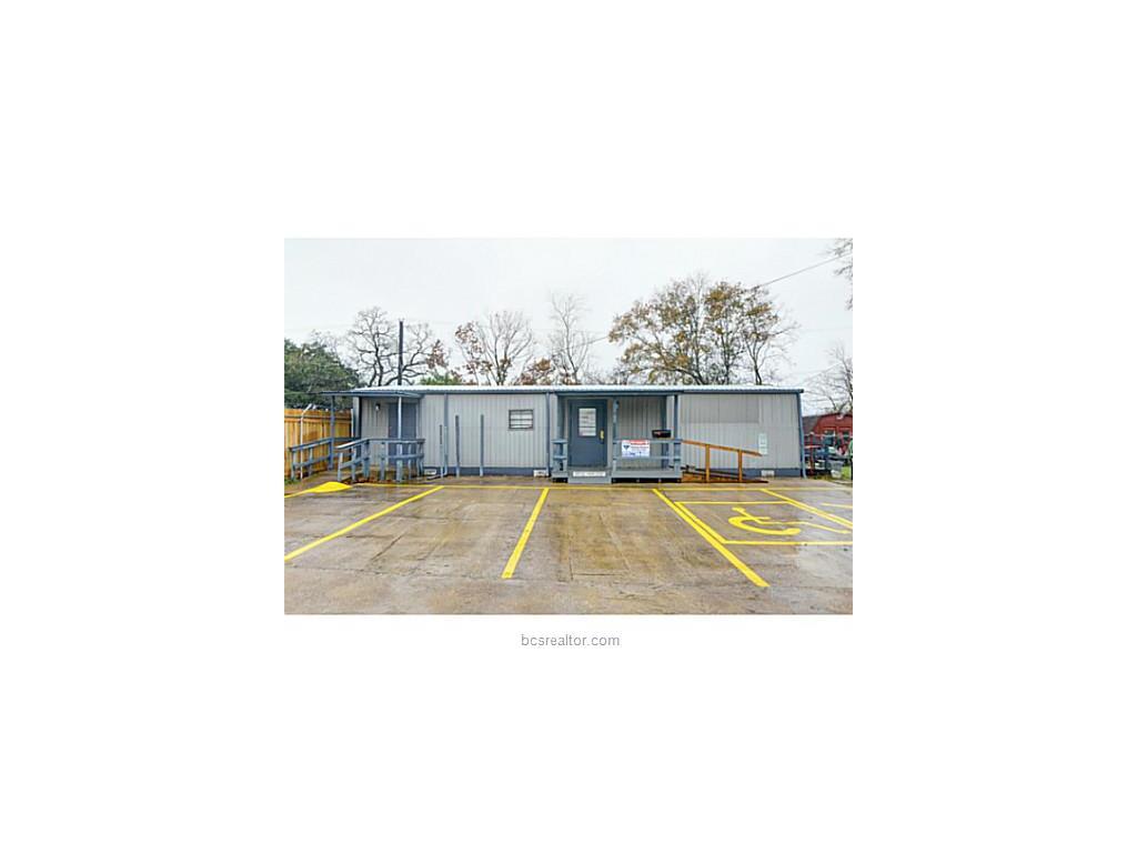 110 Lynn Drive - Photo 1