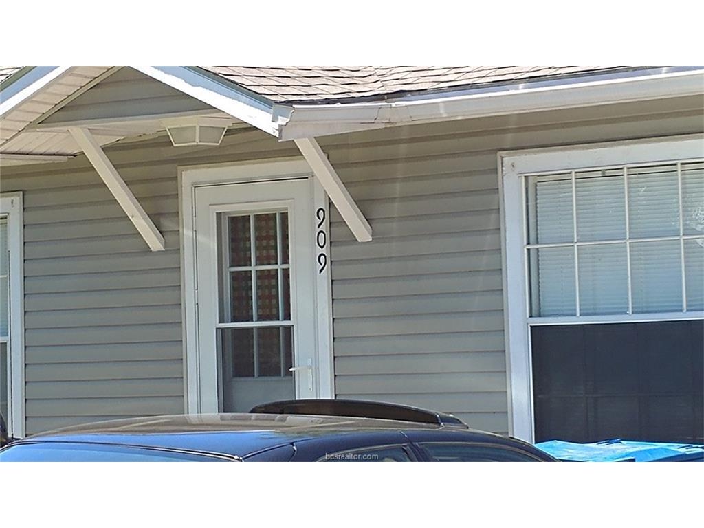 909 La Salle Street - Photo 1