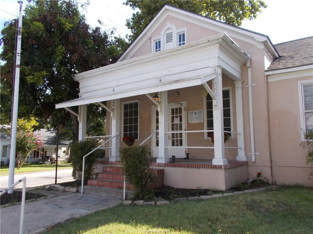 406 Cottonwood Street - Photo 1