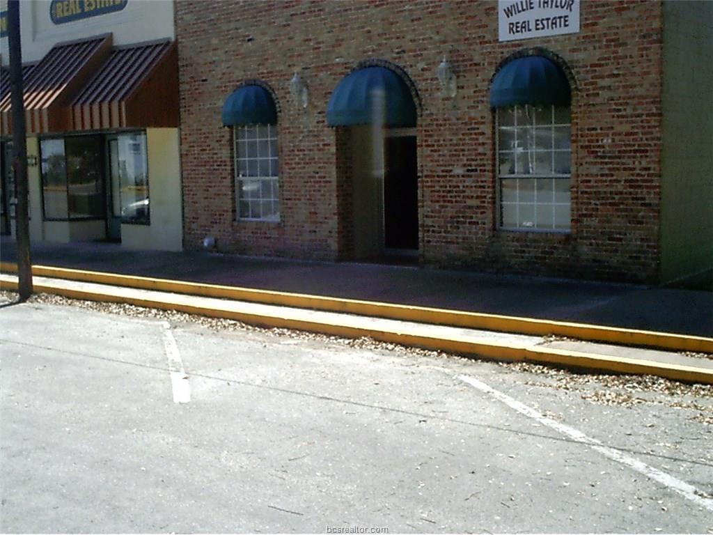 609 Main - Photo 1