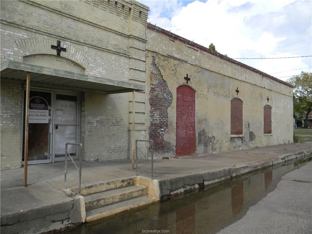 107 Burnett - Photo 1