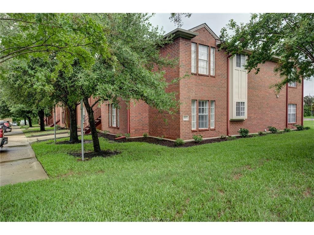 907 Balcones Drive - Photo 1