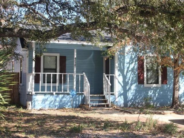 1009 Fairview - Photo 1