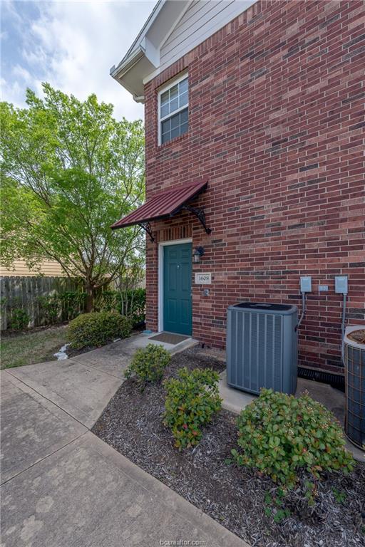 801 Luther Street - Photo 1