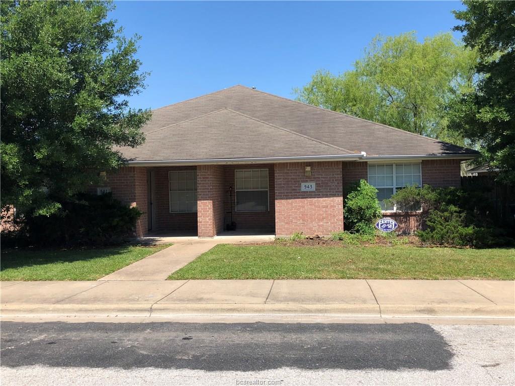 941-943 Sun Meadow Street - Photo 1