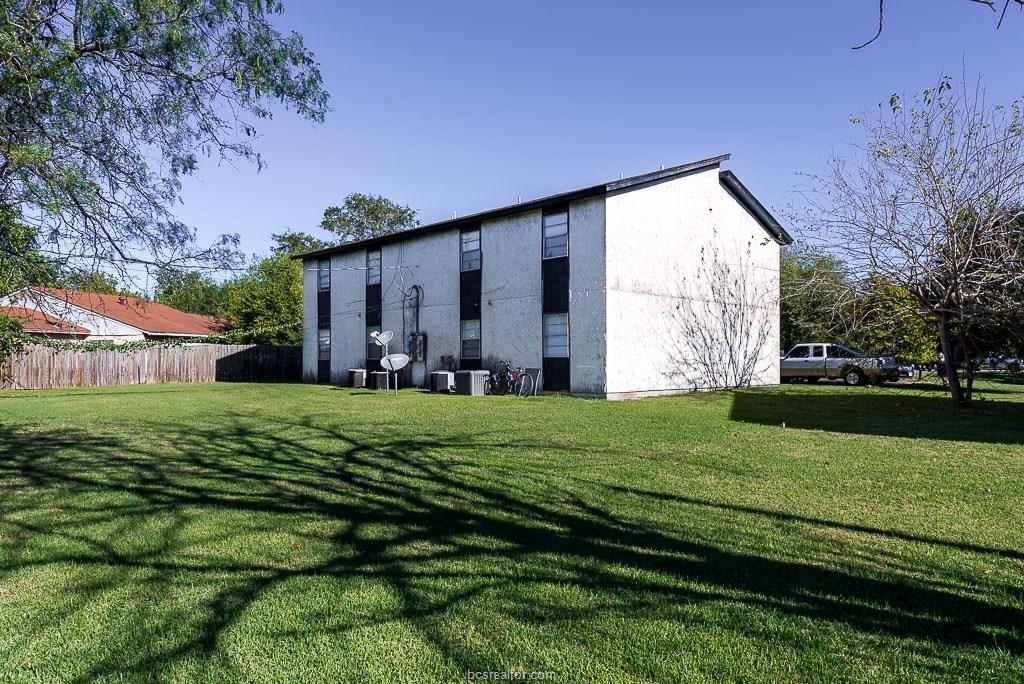 1524 Pine Ridge Drive - Photo 1