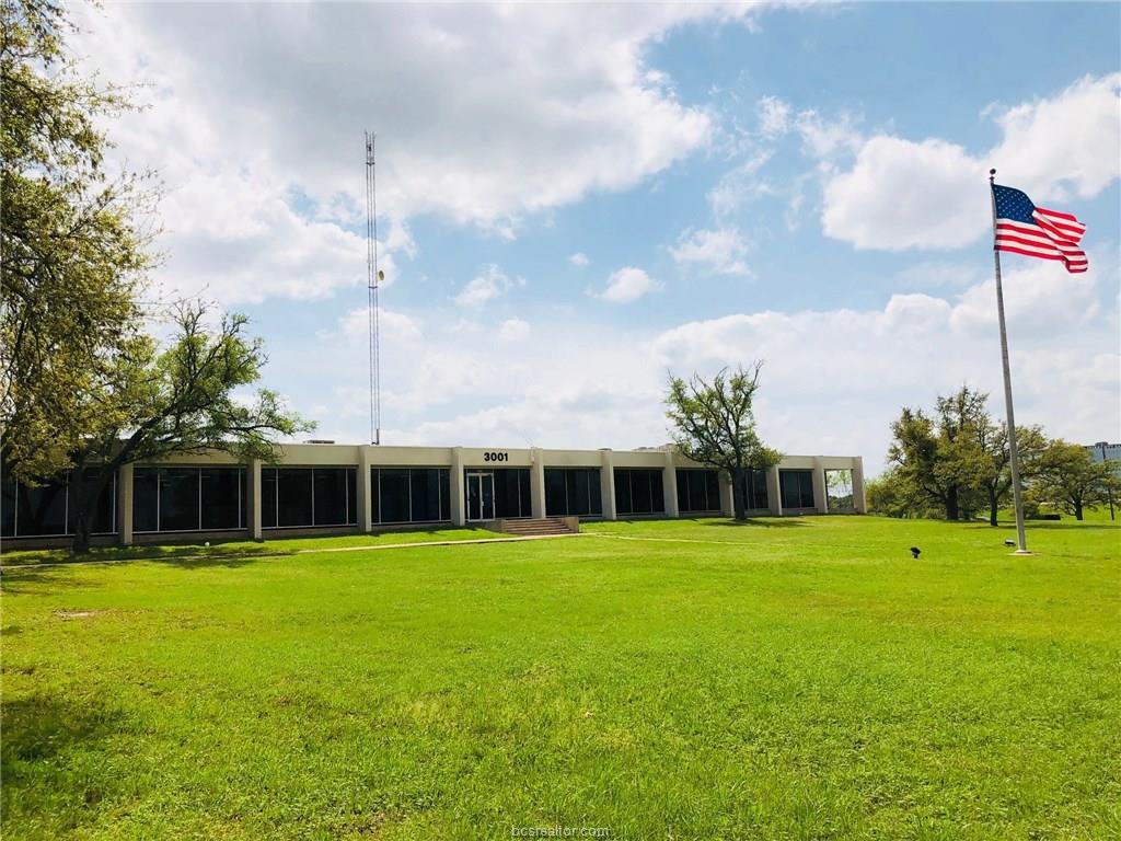 3001 Earl Rudder Freeway - Photo 1