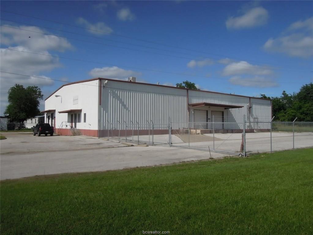 1721 Groesbeck Street - Photo 1