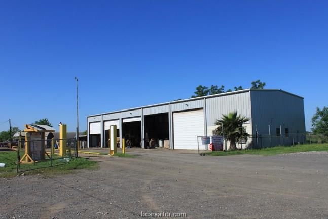8867 Cr 424 - Photo 1
