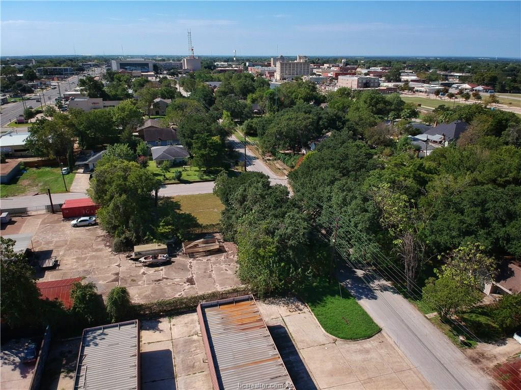 709 Washington - Photo 1