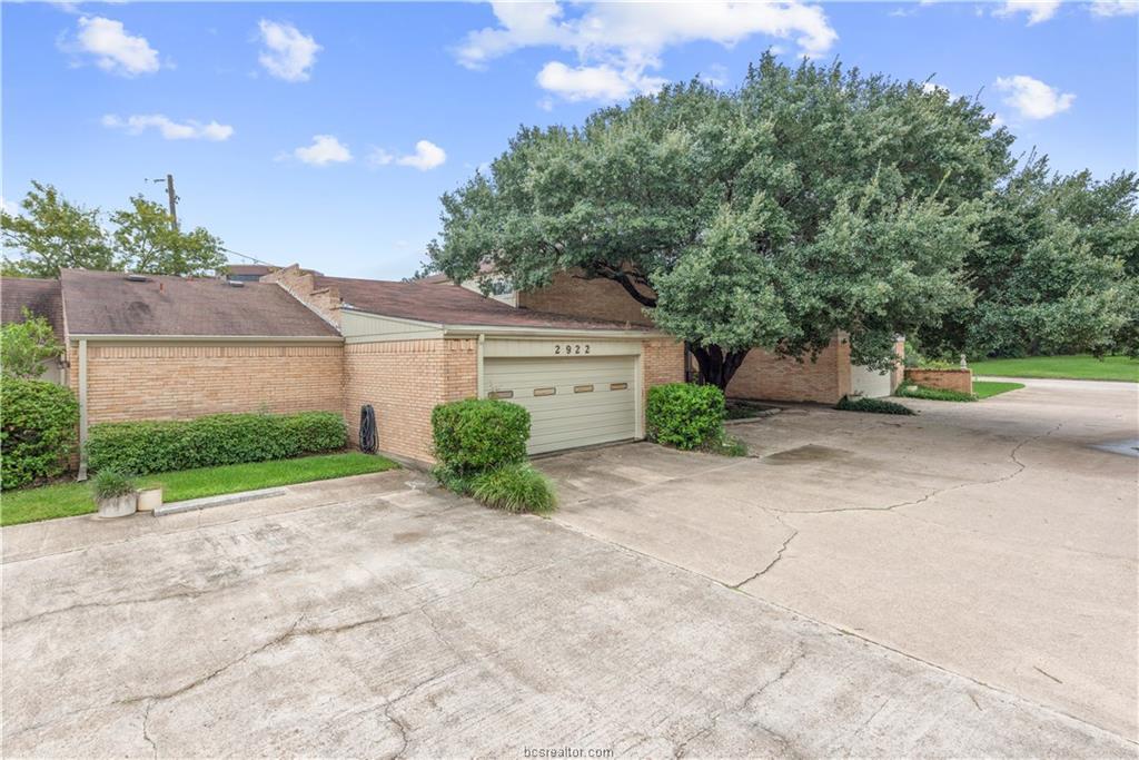 2922 Cherry Creek Circle - Photo 1