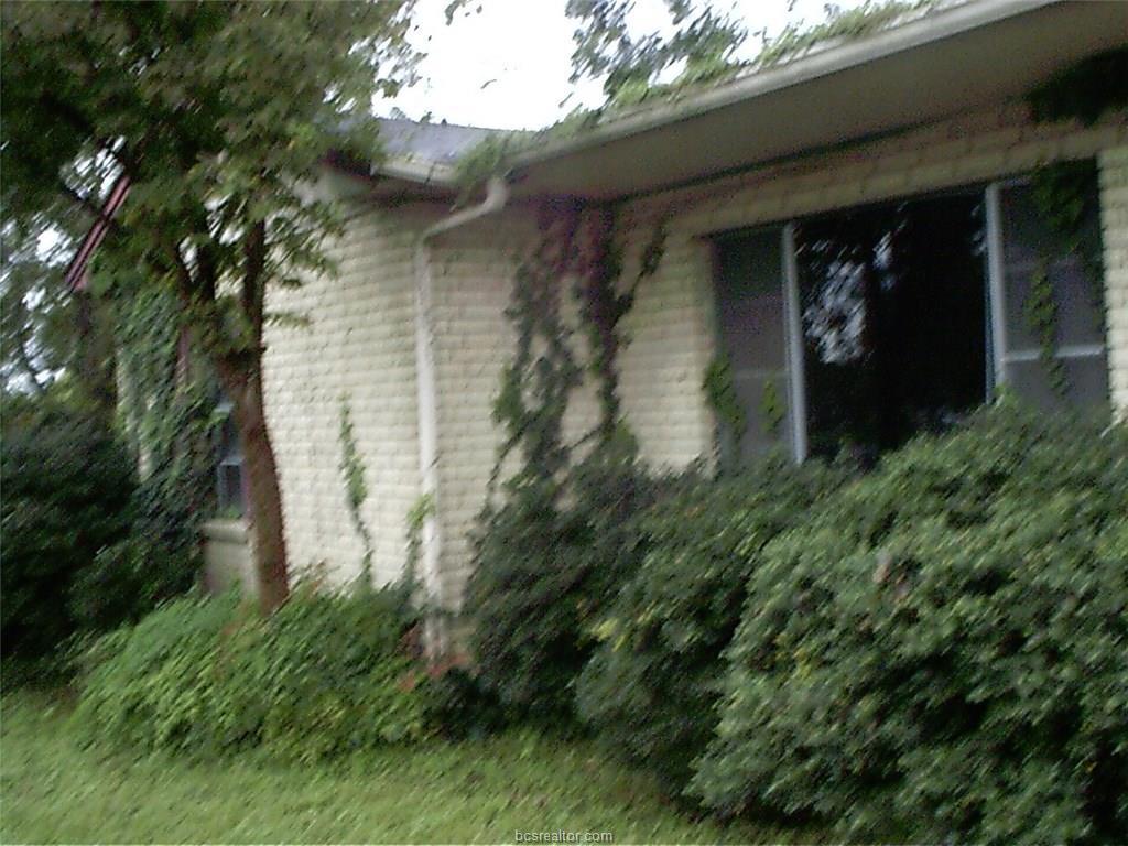 615 S Main - Photo 1