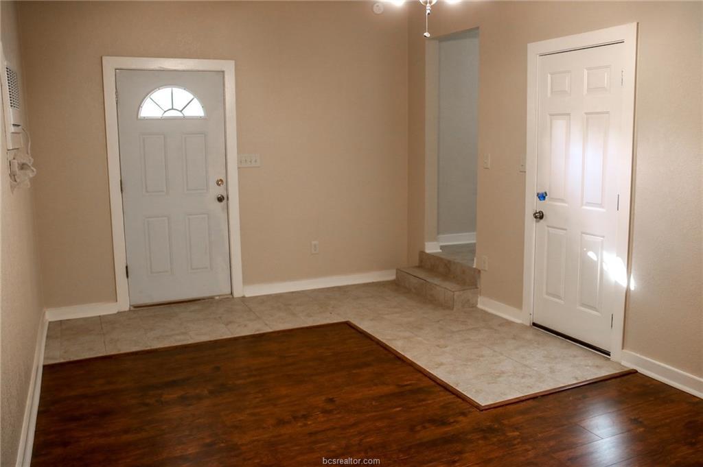 1817 Oakwood Street - Photo 1
