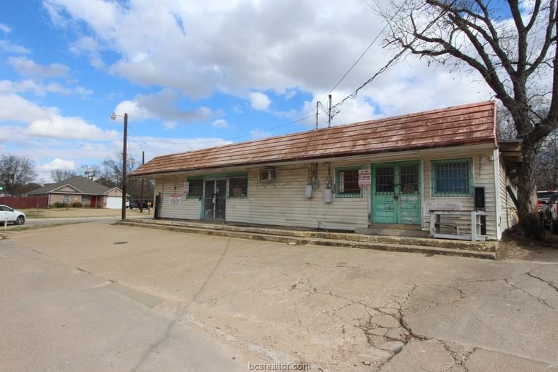 309 21st Street - Photo 1