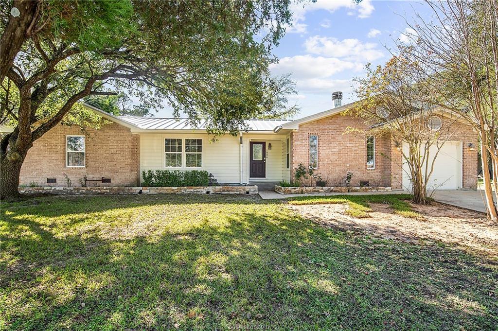 1006 Winding Road - Photo 1