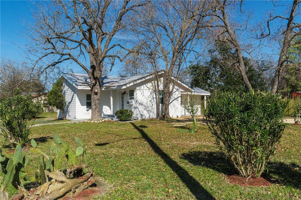 1115 Farquhar Street - Photo 1