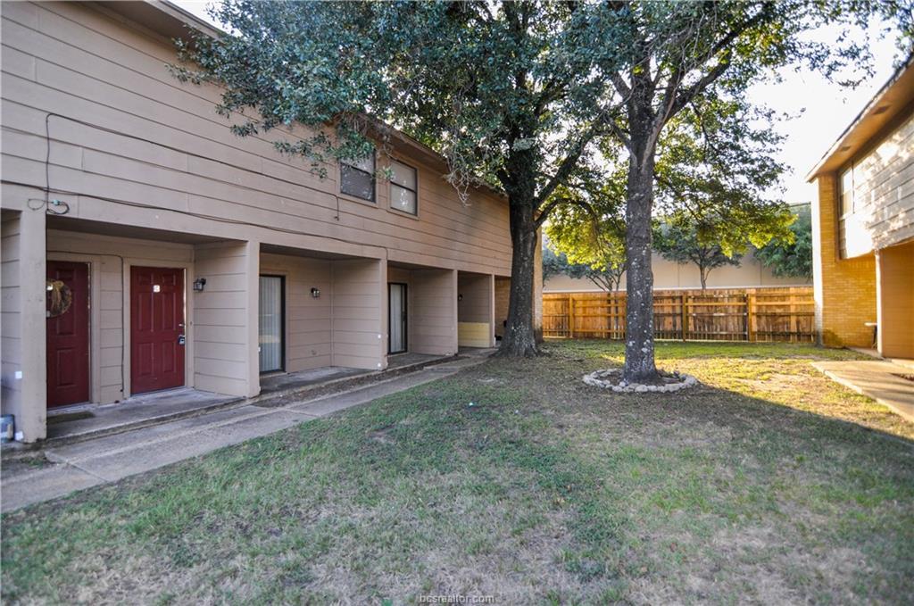202 Lincoln Avenue - Photo 1