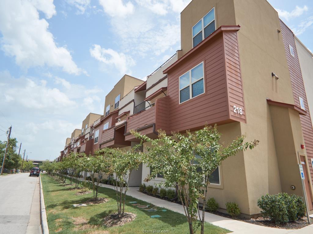 218 Sterling Street - Photo 1