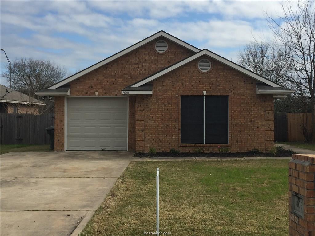 806 Azalea Court - Photo 1