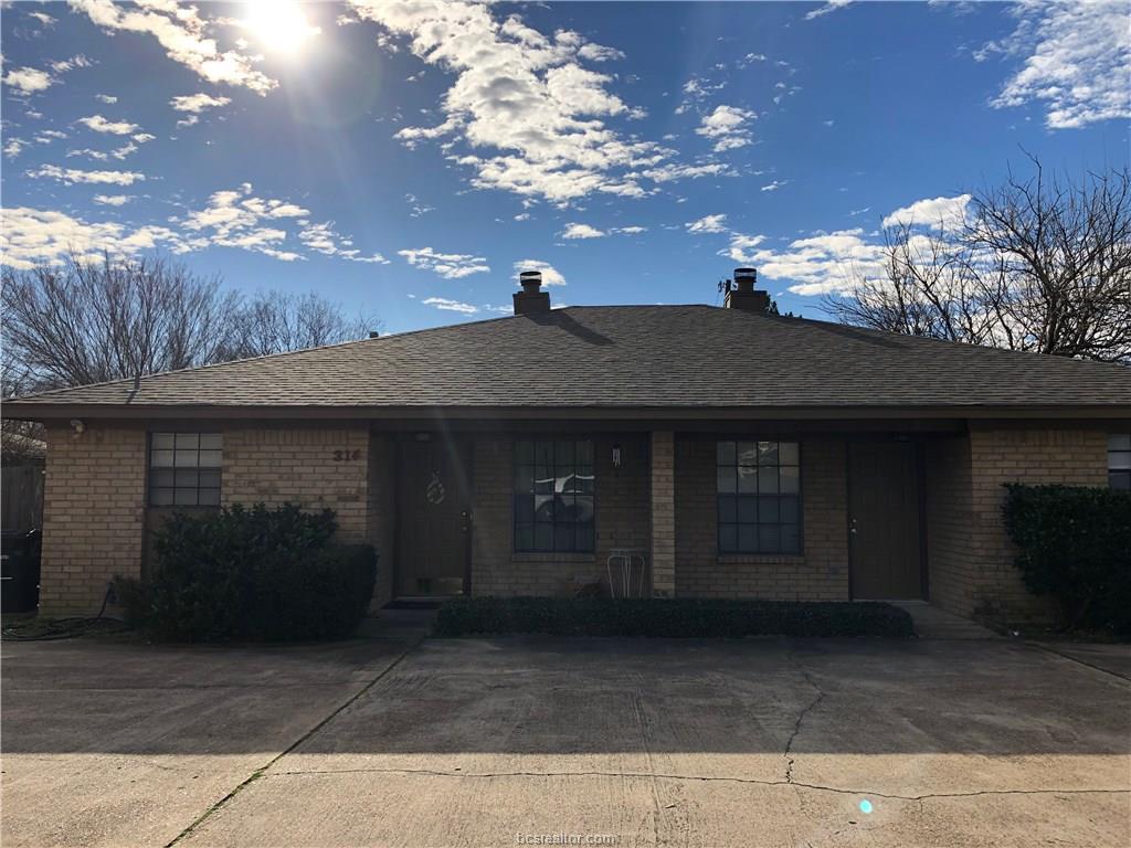 312 Brentwood Drive - Photo 1